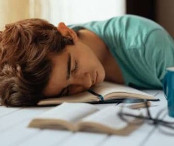 Tekort aan slaap: oorzaken, symptomen en gevolgen van slaapgebrek